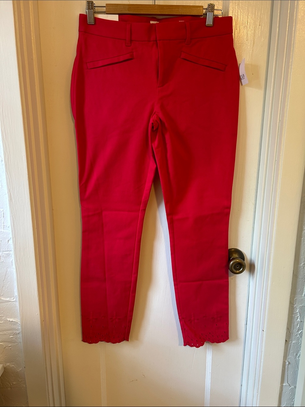 GAP Fuchsia Skinny Pants with Scalloped Hem